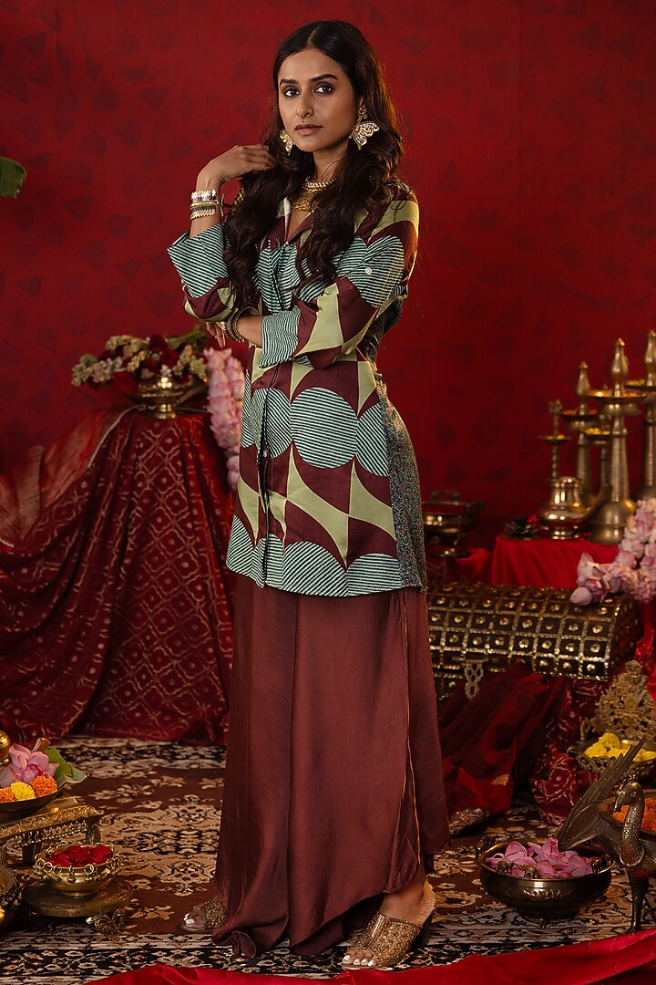 Green Natural Tissue Ajrakh Printed Shirt Kurta Set by Pooja Bagaria at Pernia's Pop Up Shop