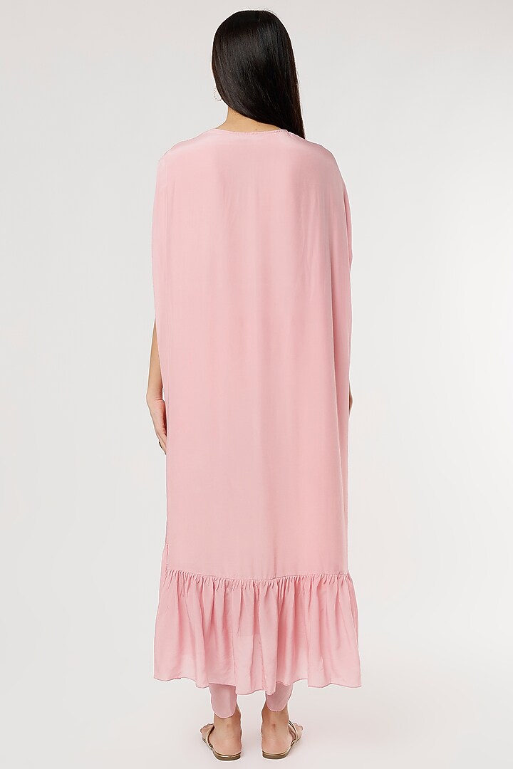 Mauve Crepe Embroidered Kurta Set by Poornima NS at Pernia's Pop Up Shop