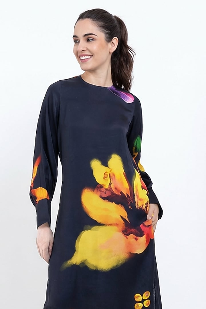 Black vegan Silk Printed Kurta Set by POP SUGAR at Pernia's Pop Up Shop