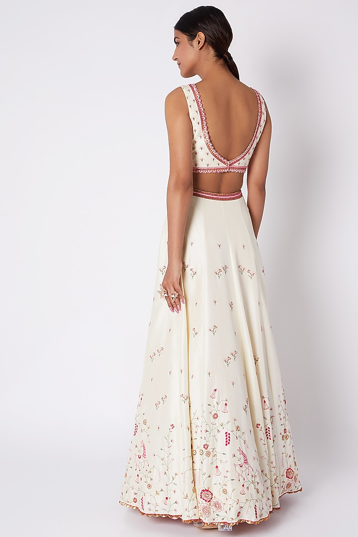 Cream Embroidered Bridal Lehenga Set by Pooja Sampat at Pernia's Pop Up Shop