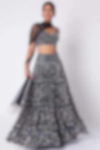 Midnight Blue Embroidered Wedding Lehenga Set by Pooja Sampat at Pernia's Pop Up Shop