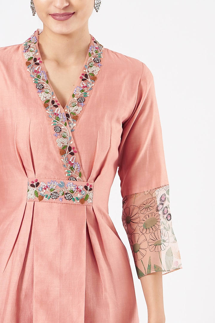 Blush Pink Chanderi Kurta Set by Pooja singhal at Pernia's Pop Up Shop