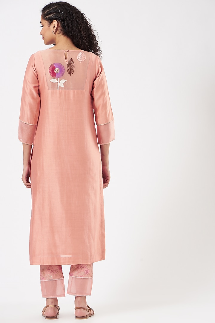 Blush Pink Embroidered Kurta Set by Pooja singhal at Pernia's Pop Up Shop