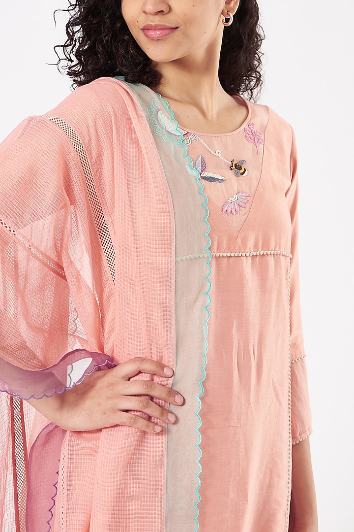 Blush Pink Embroidered Kurta Set by Pooja singhal at Pernia's Pop Up Shop