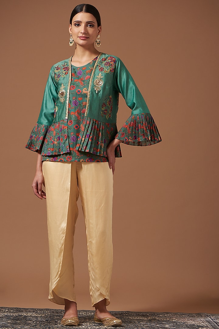Green Chanderi Embroidered Jacket Set by Pooja singhal
