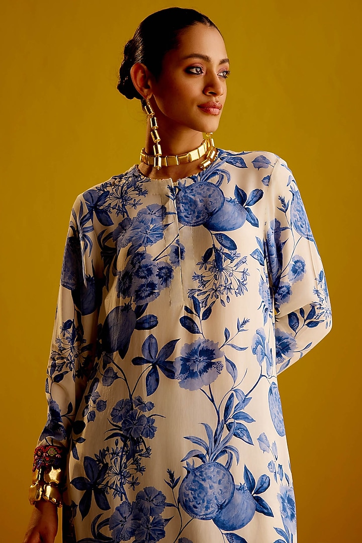 Ivory Crepe Thread Embroidered Co-Ord Set by Pooja Singhal at Pernia's Pop Up Shop