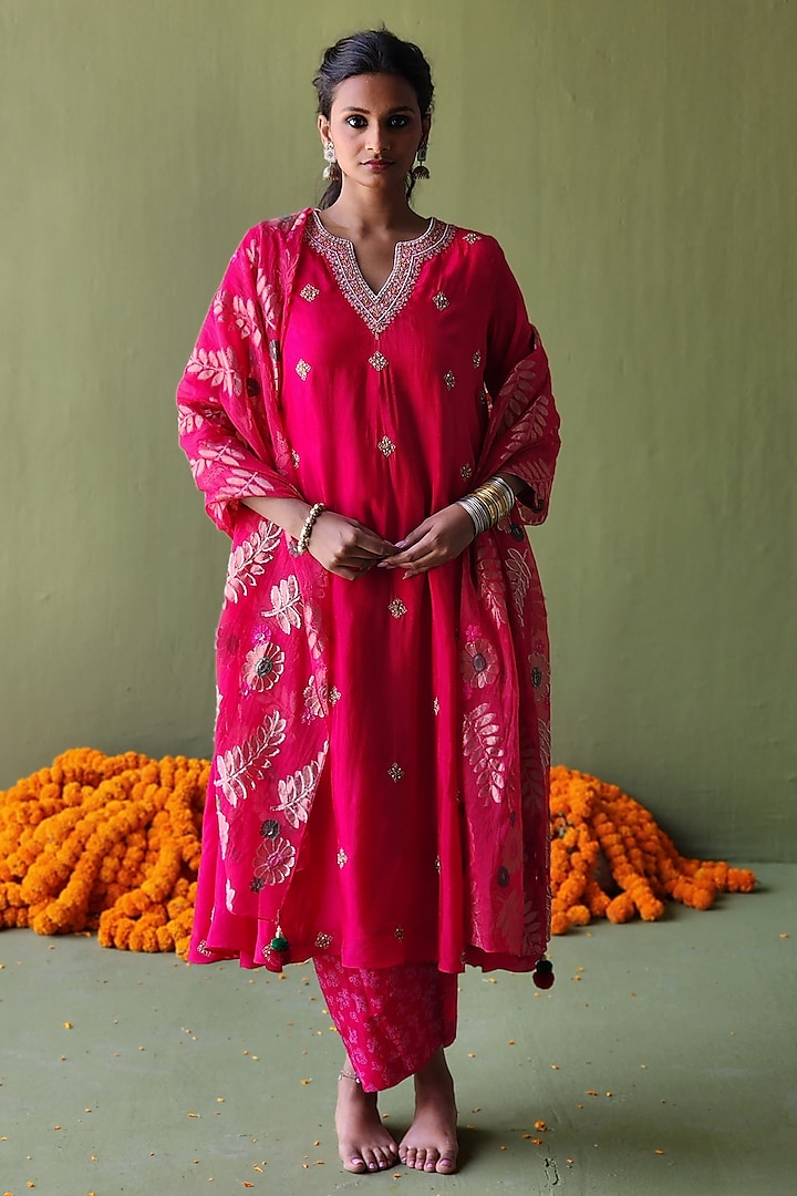 Magenta Silk Marori Embroidered Kurta Set by Pooja Singhal at Pernia's Pop Up Shop