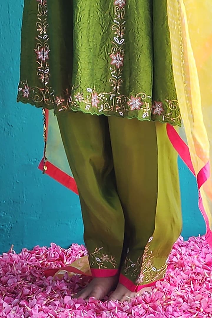 Mehendi Green Crush Silk Hand Embroidered Kurta Set by Pooja singhal at Pernia's Pop Up Shop