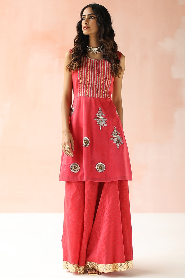 Cherry Red Hand Embroidered & Printed Kurta Set by Pooja singhal at Pernia's Pop Up Shop