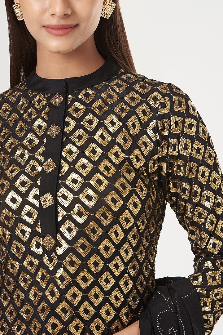 Black Embroidered Gharara Set by POSHAAK at Pernia's Pop Up Shop