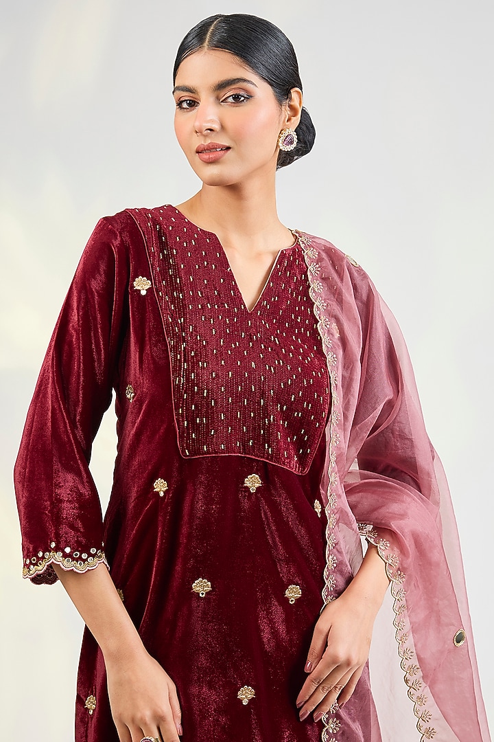 Maroon Velvet Mirror Hand Embellished Kurta Set by POULI at Pernia's Pop Up Shop