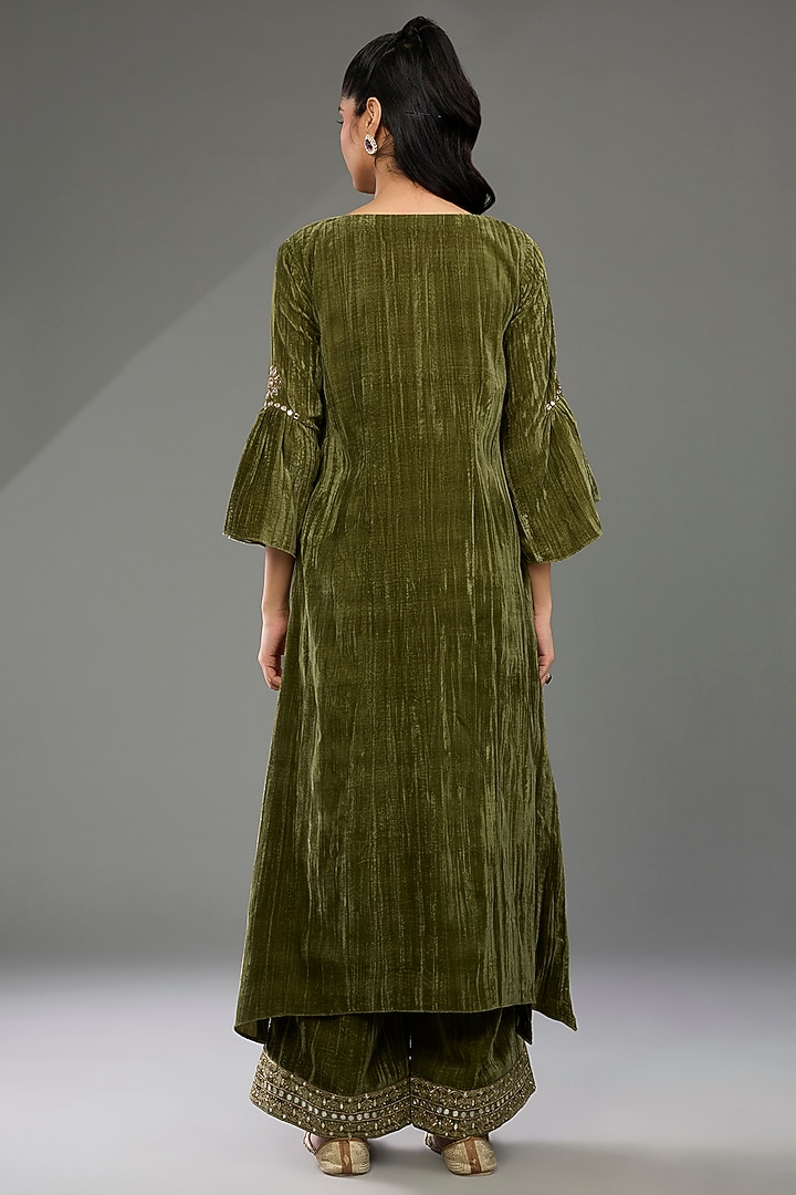 Green Velvet Mirror Embroidered Asymmetric Kurta Set by POULI at Pernia's Pop Up Shop