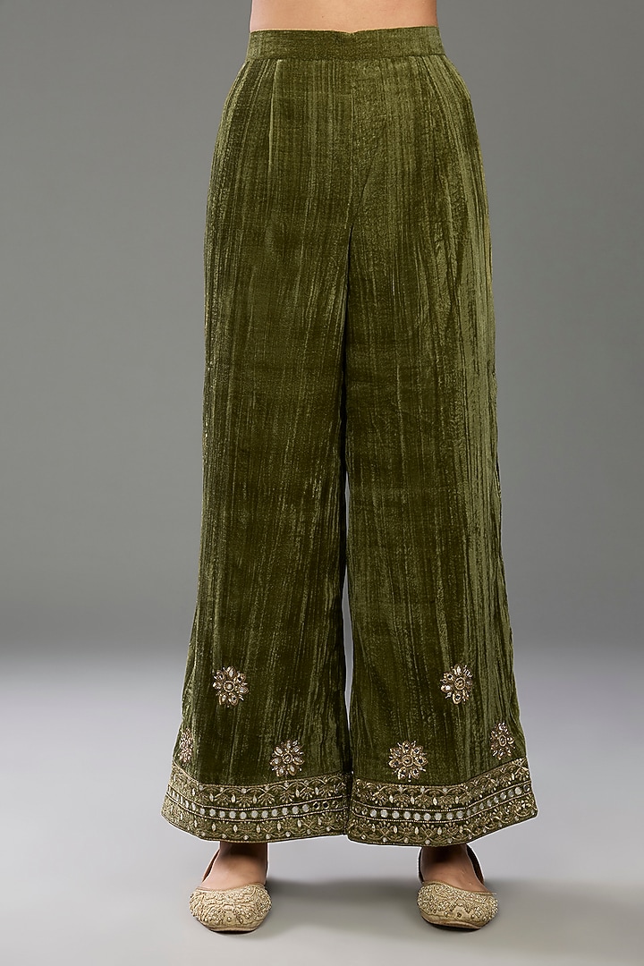 Green Velvet Mirror Embroidered Asymmetric Kurta Set by POULI at Pernia's Pop Up Shop