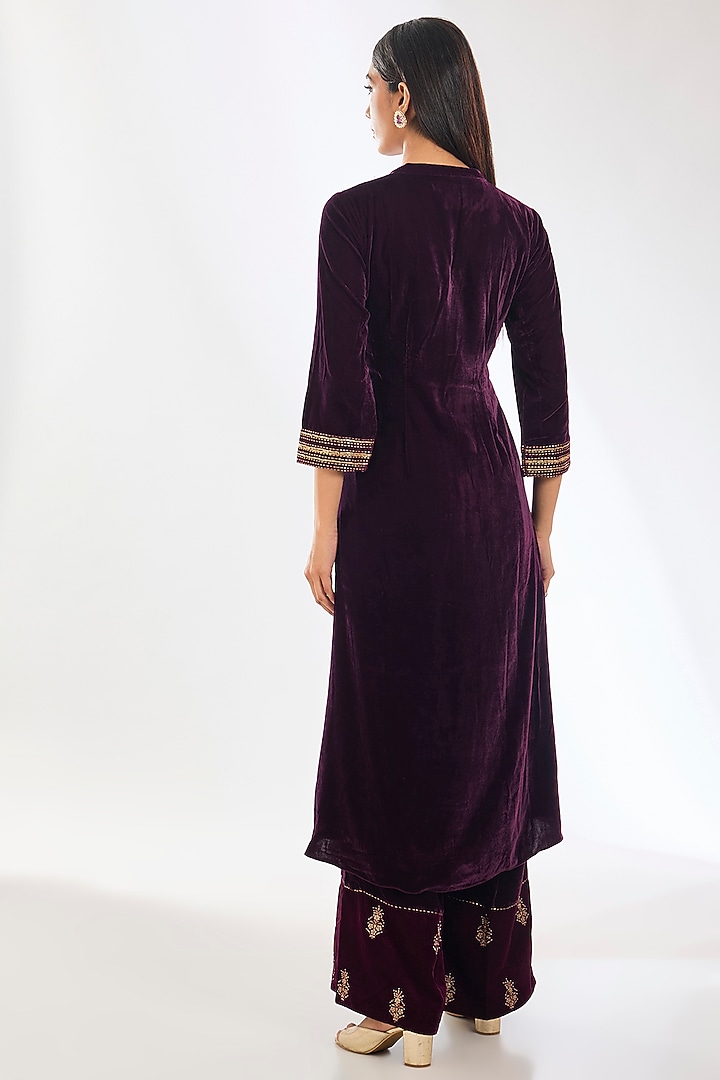 Plum Velvet Zari & Sequins Embroidered Kurta Set by POULI at Pernia's Pop Up Shop