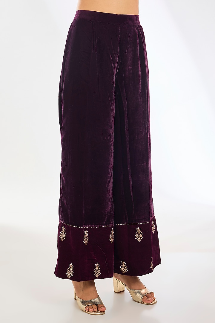 Plum Velvet Zari & Sequins Embroidered Kurta Set by POULI at Pernia's Pop Up Shop
