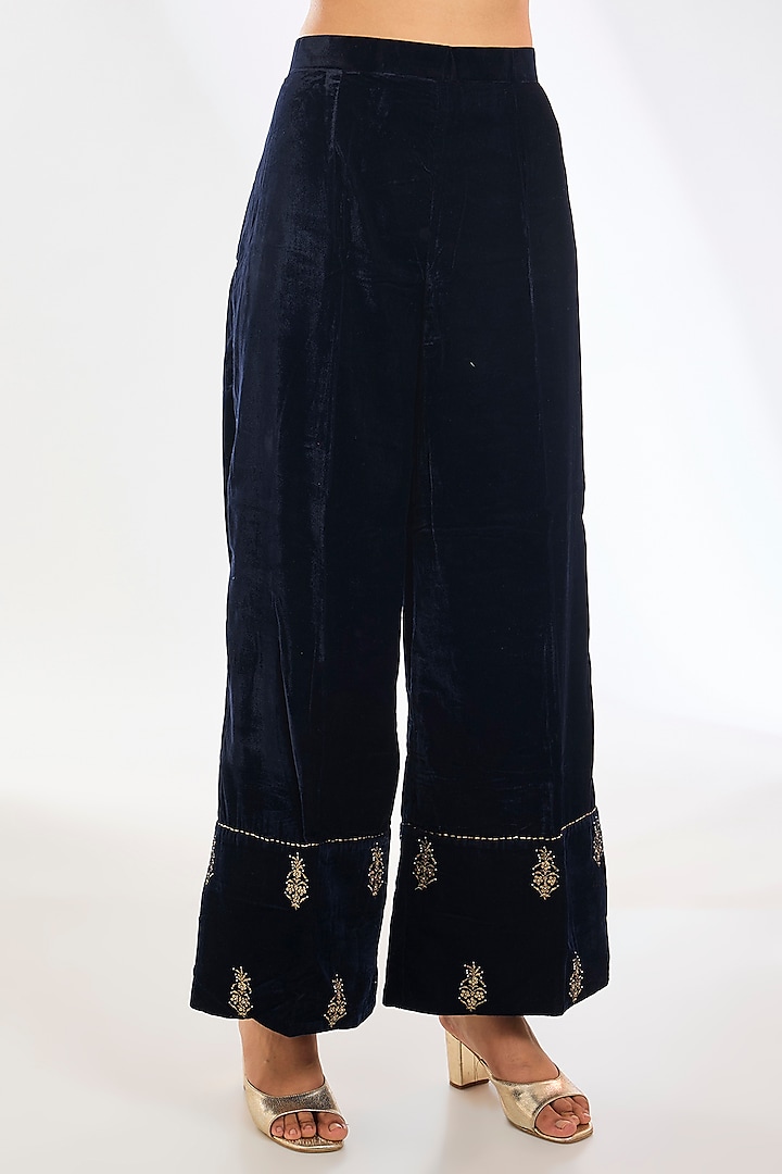 Blue Velvet Zari & Sequins Embroidered Kurta Set by POULI at Pernia's Pop Up Shop