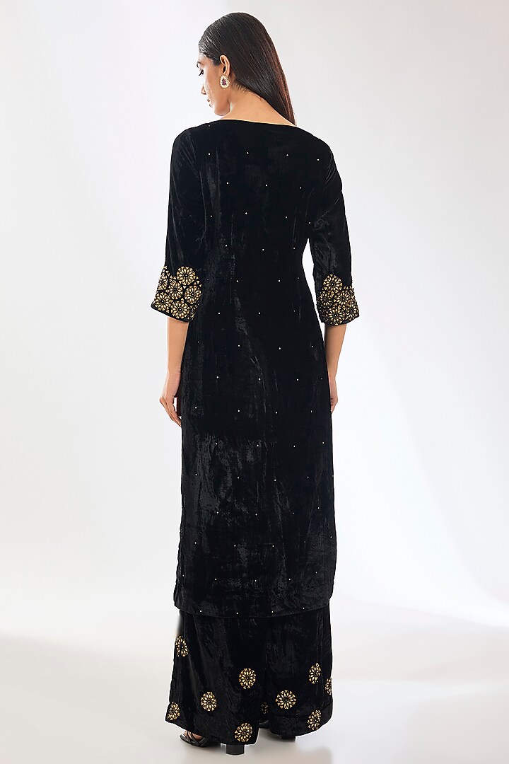 Black Velvet Zari Hand Embroidered Kurta Set by POULI at Pernia's Pop Up Shop
