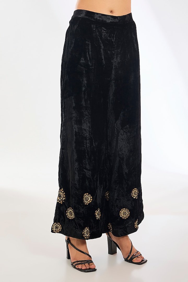 Black Velvet Zari Hand Embroidered Kurta Set by POULI at Pernia's Pop Up Shop