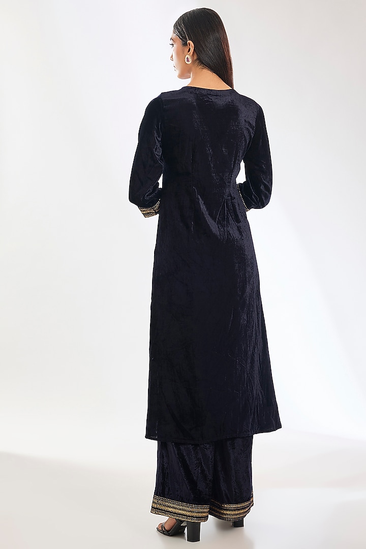 Navy Blue Velvet Hand Embroidered Kurta Set by POULI at Pernia's Pop Up Shop