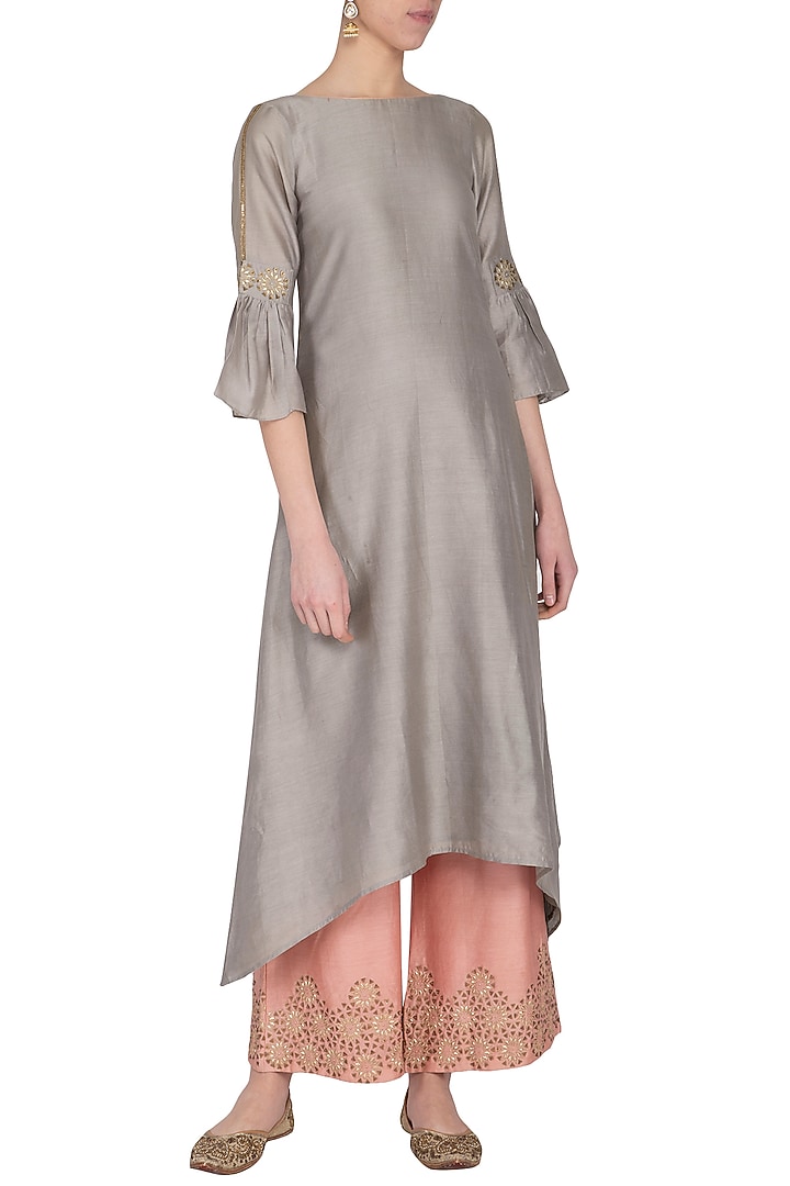 Grey embroidered kurta with pants by POULI at Pernia's Pop Up Shop