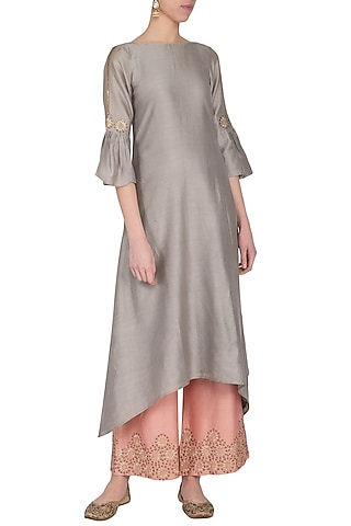 Grey embroidered kurta with pants by POULI