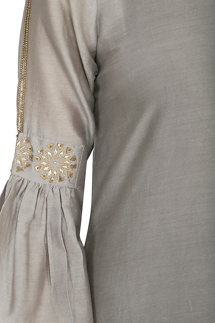 Grey embroidered kurta with pants by POULI at Pernia's Pop Up Shop