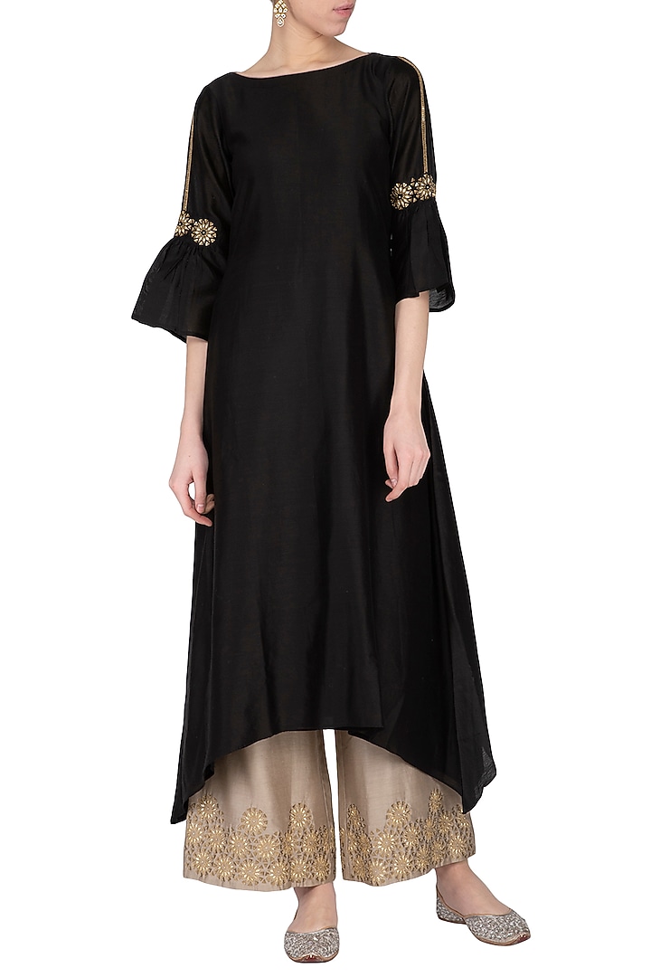 Black embroidered kurta with pants by POULI at Pernia's Pop Up Shop