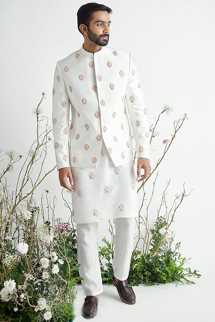 White Embroidered Bandhgala Jacket Set by MASUMI MEWAWALLA MEN