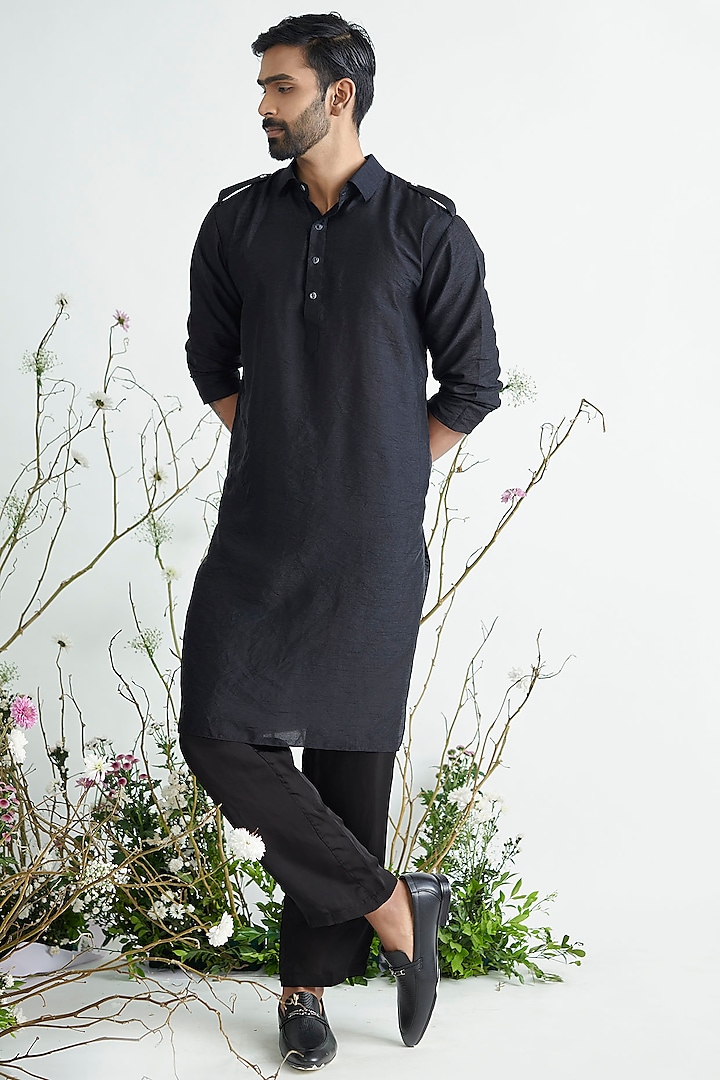 Black Kurta Set by MASUMI MEWAWALLA MEN at Pernia's Pop Up Shop