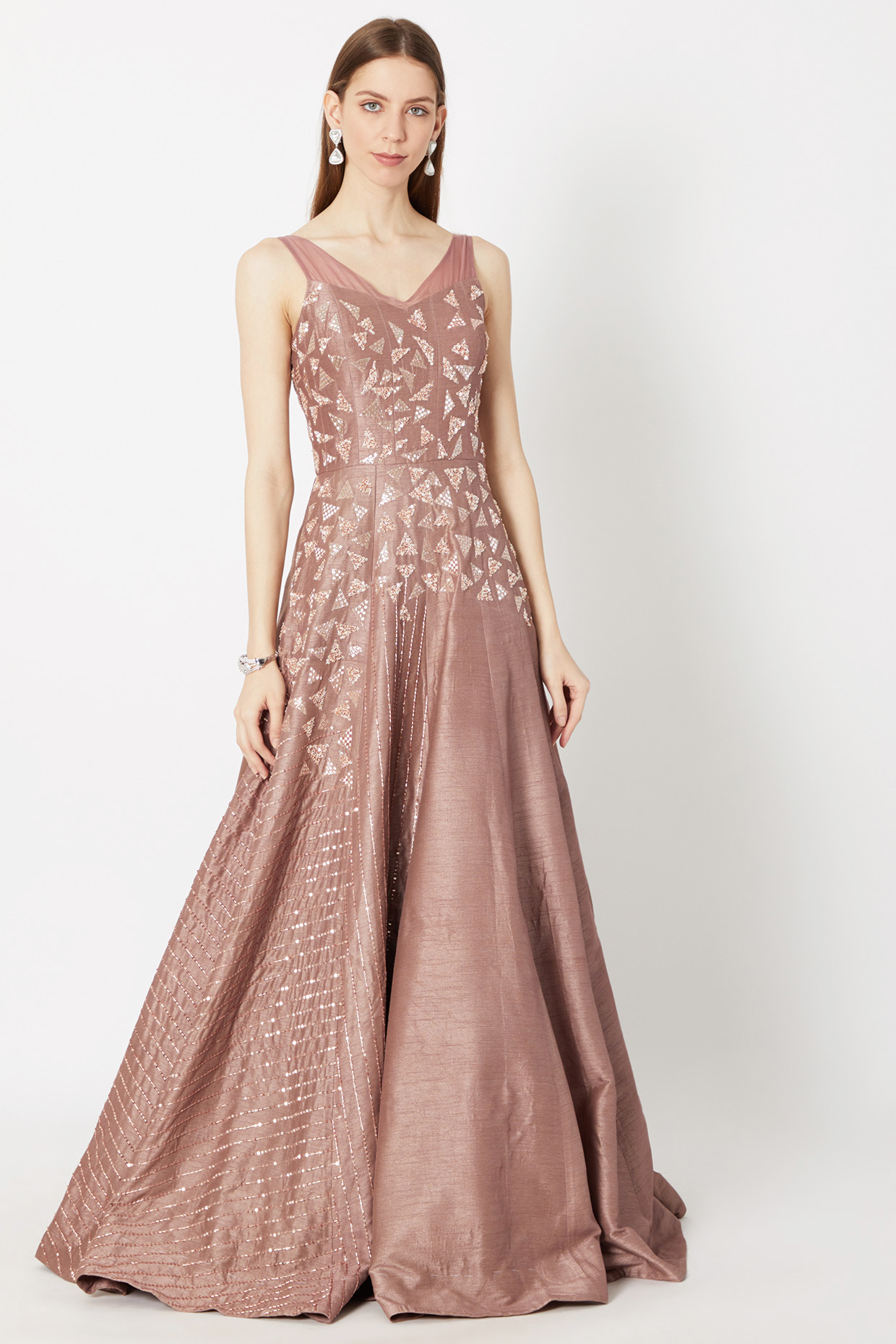sleeveless gown design