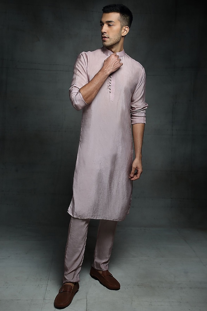 Dusted Lilac Silk Kurta Set by MASUMI MEWAWALLA MEN at Pernia's Pop Up Shop