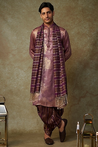 Wine Foil Kurta Set by MASUMI MEWAWALLA MEN