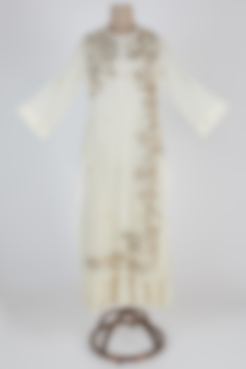 Off White Thread Embroidered Kurta Set by Prama by Pratima Pandey at Pernia's Pop Up Shop