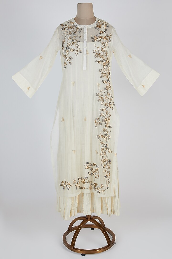 Off White Thread Embroidered Kurta Set by Prama by Pratima Pandey at Pernia's Pop Up Shop