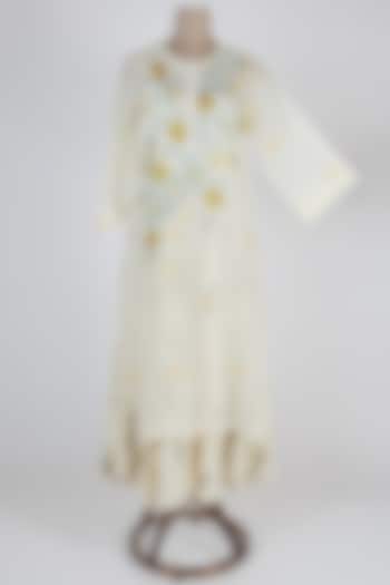 Ivory Resham Embroidered Kurta With Pants by Prama by Pratima Pandey at Pernia's Pop Up Shop