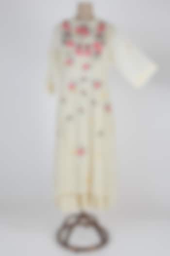 Ivory Embroidered Kurta With Pants by Prama by Pratima Pandey at Pernia's Pop Up Shop