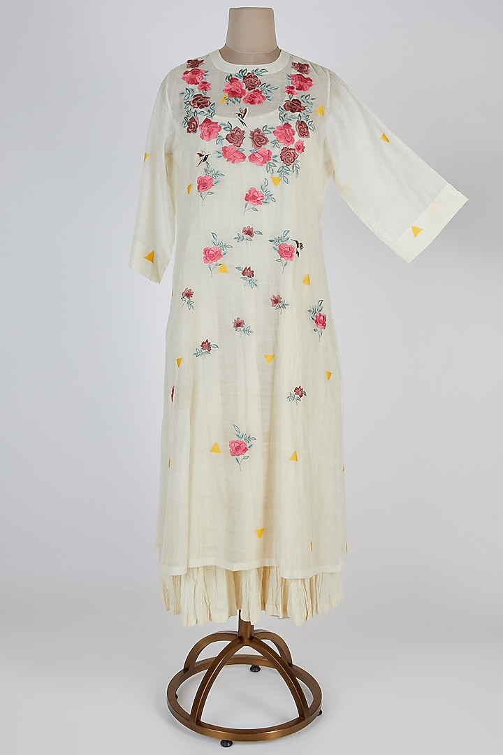 Ivory Embroidered Kurta With Pants by Prama by Pratima Pandey at Pernia's Pop Up Shop