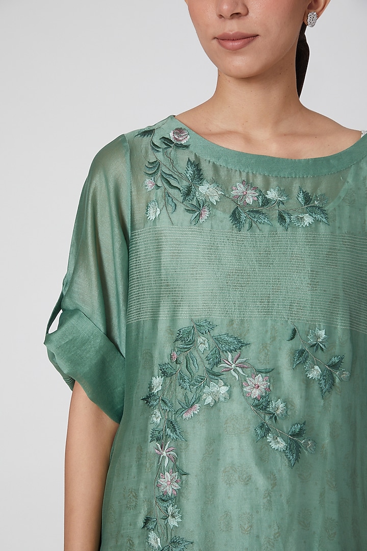 Mehendi Green Silk Chanderi Kurta Set by Prama by Pratima Pandey at Pernia's Pop Up Shop