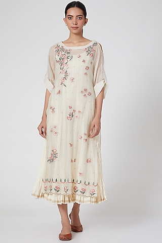 White Handwoven Embroidered Kurta Set by Prama by Pratima Pandey