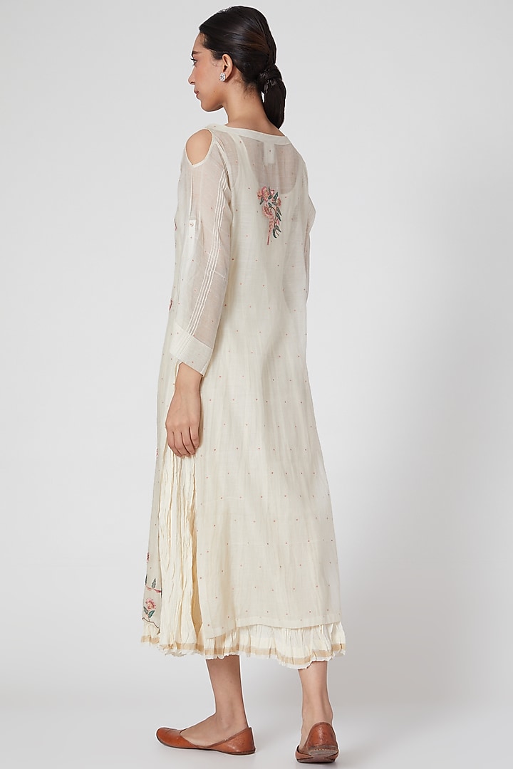 White Handwoven Embroidered Kurta Set by Prama by Pratima Pandey at Pernia's Pop Up Shop