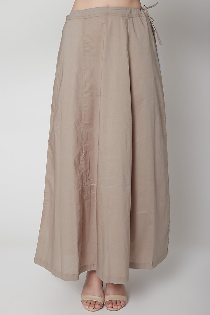 Grey & Gold Embroidered Party Wear Saree Set by Prama by Pratima Pandey at Pernia's Pop Up Shop