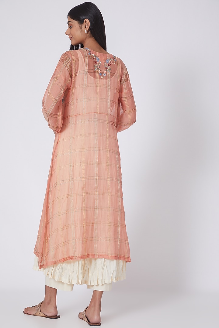 Peach Aari Embroidered Kurta Set by Prama by Pratima Pandey at Pernia's Pop Up Shop