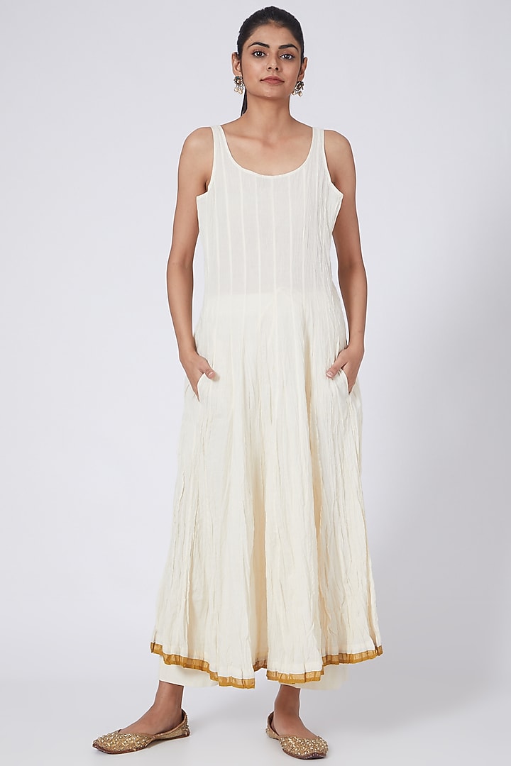 Ivory Zardosi Embroidered Kurta Set by Prama by Pratima Pandey at Pernia's Pop Up Shop