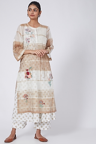 Ivory & Beige Embroidered Kurta Set by Prama by Pratima Pandey