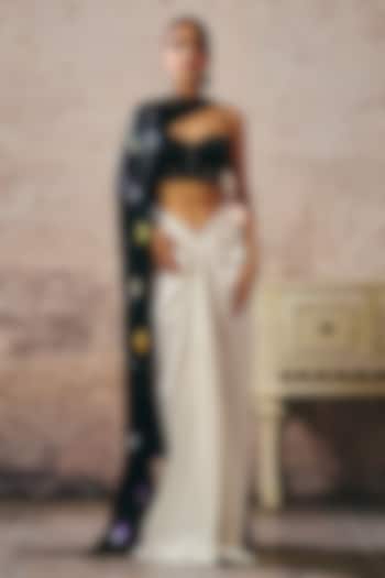 White Mashru & Gajji Skirt Set by Masumi Mewawalla at Pernia's Pop Up Shop