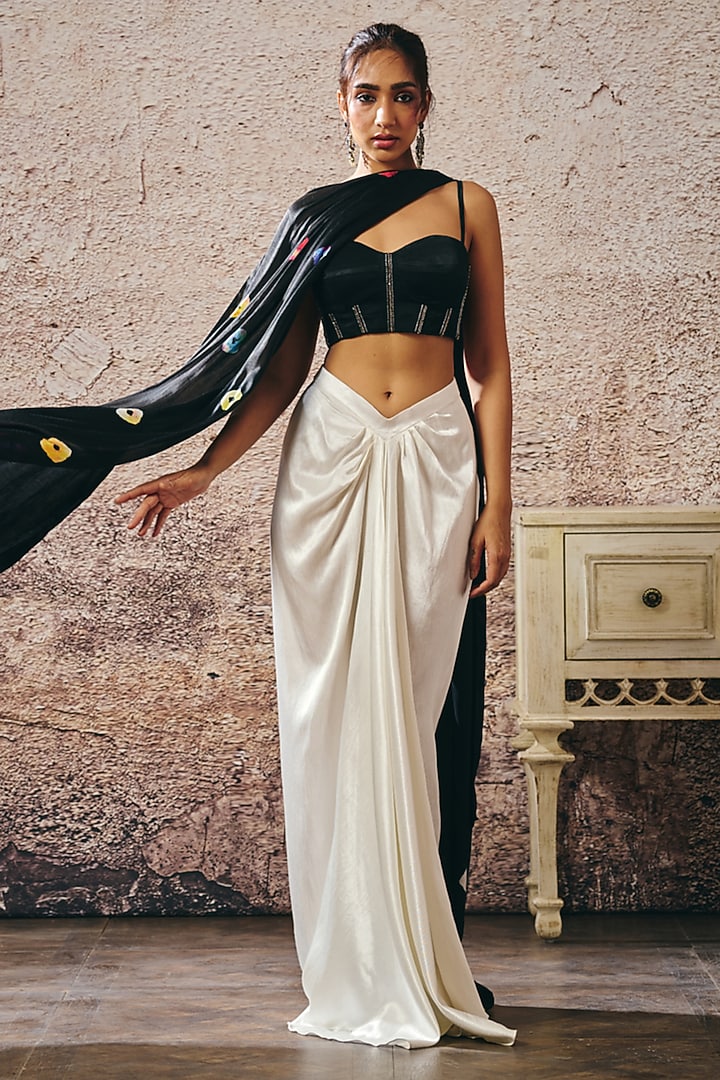 White Mashru & Gajji Skirt Set by Masumi Mewawalla at Pernia's Pop Up Shop