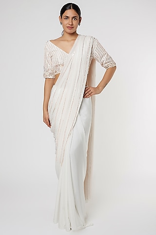 White Aari Embroidered Saree Set by MASUMI MEWAWALLA