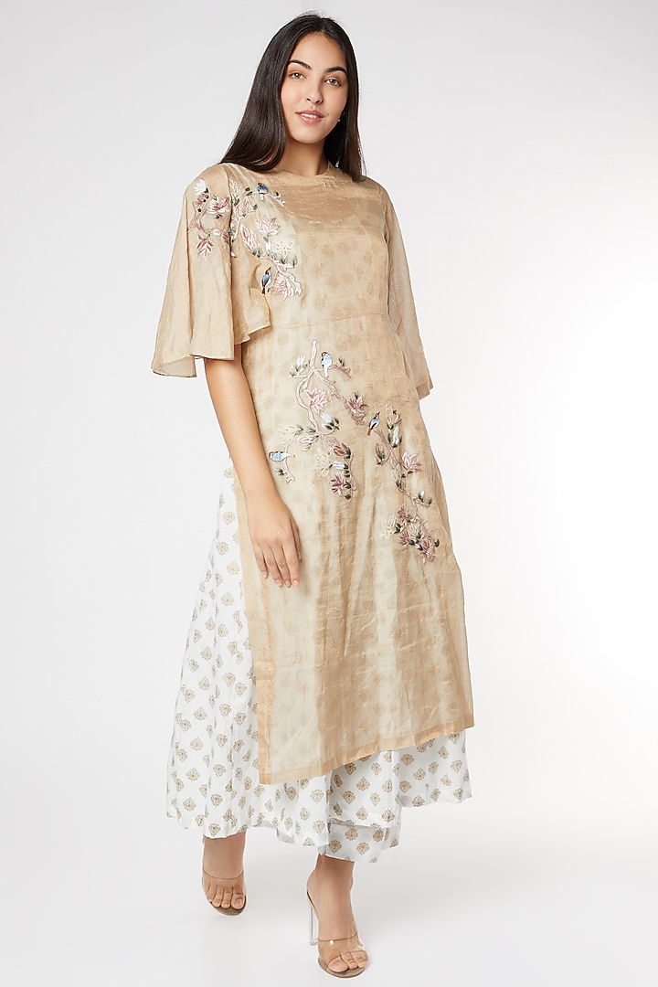 Beige Kurta Set With Printed Inner by Prama by Pratima Pandey