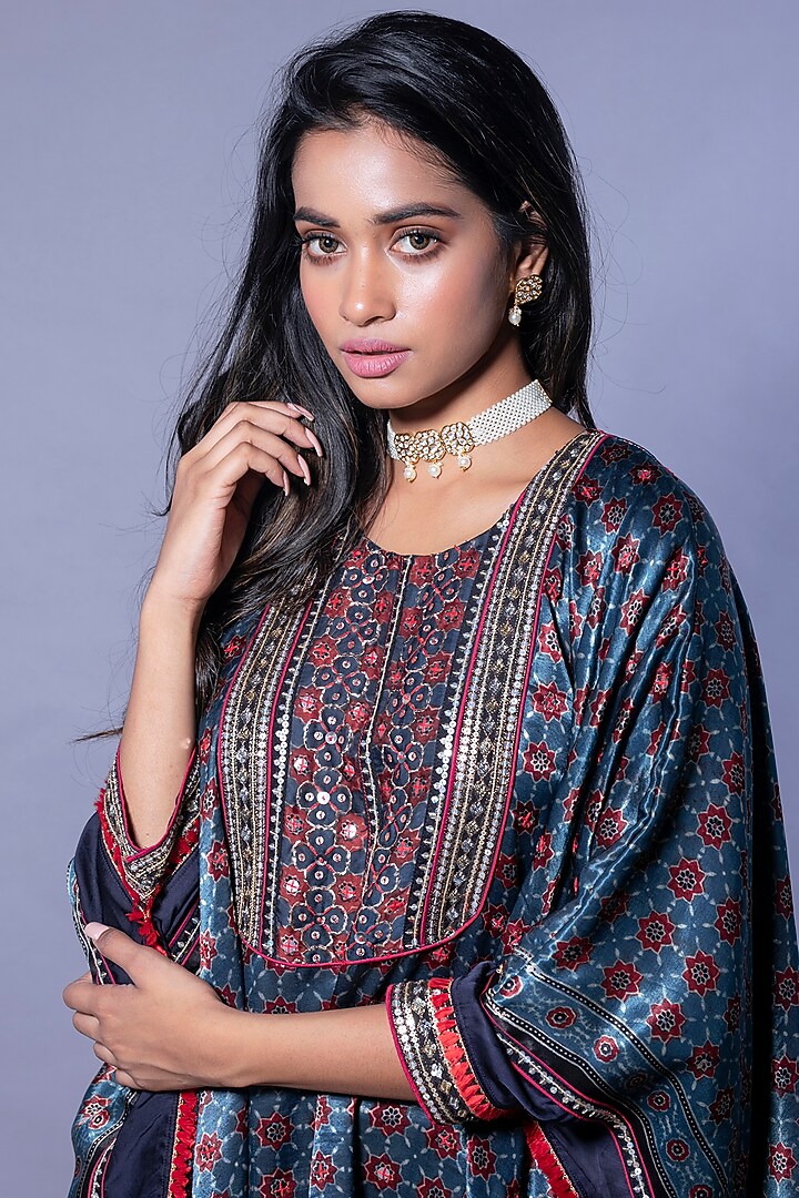 Midnight Blue Hand Embroidered Kaftan Set by Prahnaaya at Pernia's Pop Up Shop