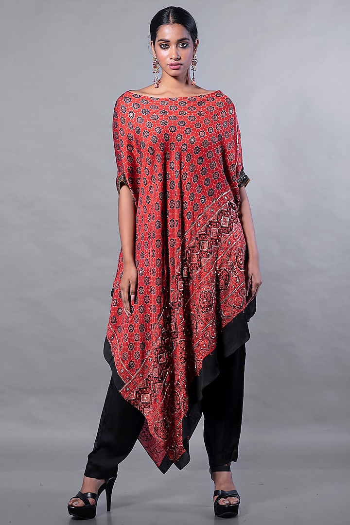 Red Hand Embroidered Kaftan Set by Prahnaaya at Pernia's Pop Up Shop